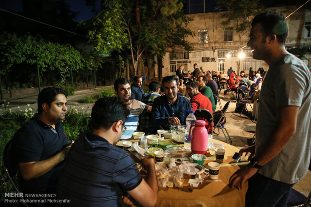 افطاری انجمن عکاسان انقلاب و دفاع مقدس