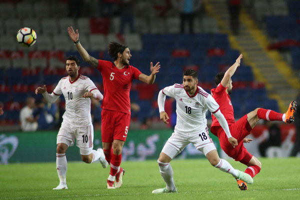 المنتخب الإيراني لكرة القدم يهزم ليتوانيا بهدف نظيف