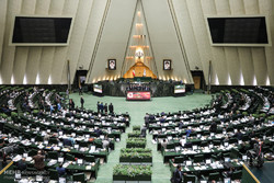 جلسة مغلقة للبرلمان الإيراني تتناول التوترات الاقتصادية الأخيرة