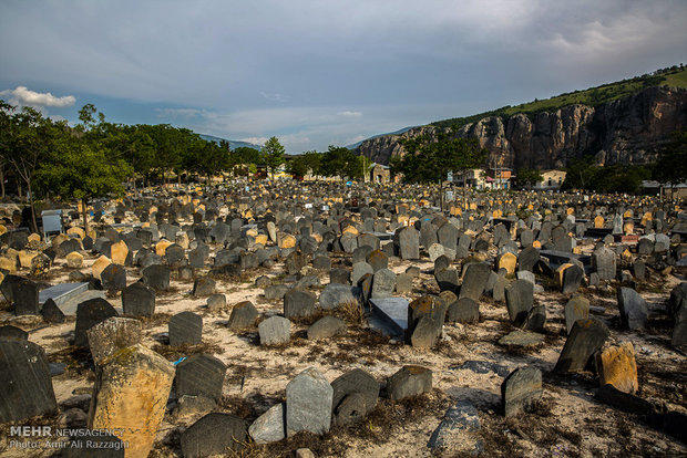 Sefid Chah cemetery