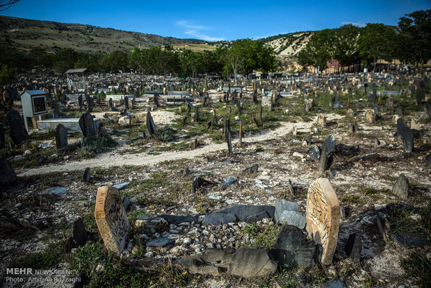 Sefid Chah cemetery