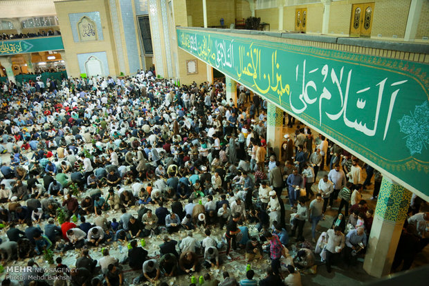 Kum kentinde büyük iftar ziyafeti