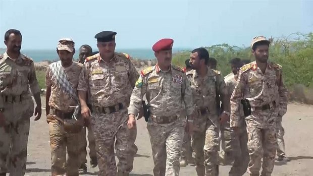 وزير الدفاع اليمني: سنجعل من سهول تهامة ومياه البحر الأحمر مقبرة للغزاة المحتلين