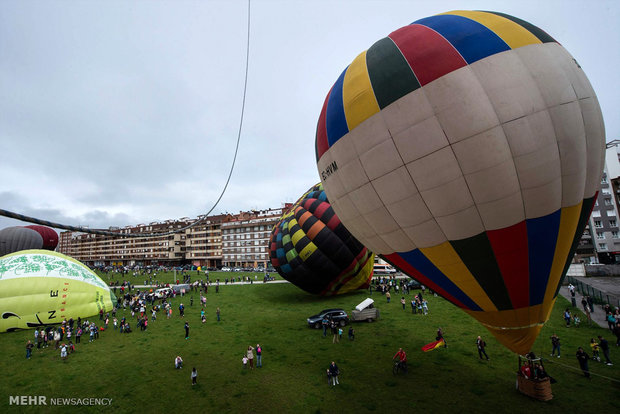 İspanya’daki renkli balon festivalinden kareler