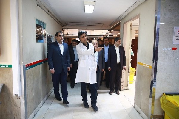 عیادت وزیر بهداشت از نوجوان فداکار سرپل ذهابی