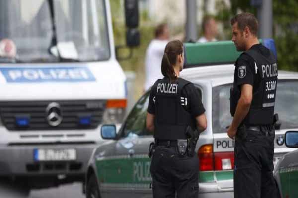حمله به عابران با چاقو در درسدن آلمان/ یک نفر کشته شد