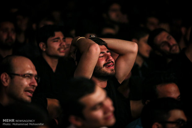 Tehraners mark Nights of Qadr on 19th night of Holy Month of Ramadan 