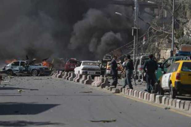 افغانستان میں وہابی دہشت گردوں کا سنی علماء کے اجلاس پر خودکش حملہ/7 افراد ہلاک