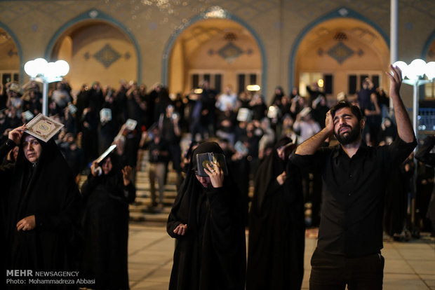 مراسم احیای شب بیست و یکم ماه رمضان در مصلی تهران