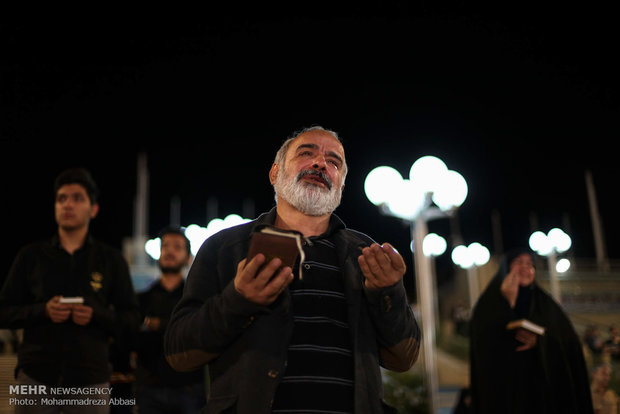 مراسم احیای شب بیست و یکم ماه رمضان در مصلی تهران
