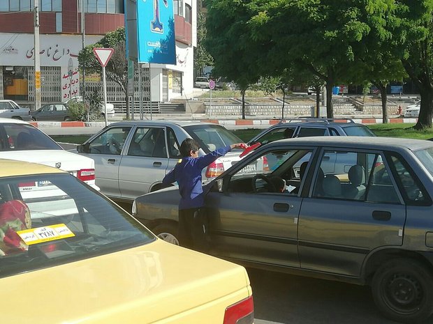 مشق زندگی در «چهارراه‌ها»/ ستون‌های کوچک یک خانواده 