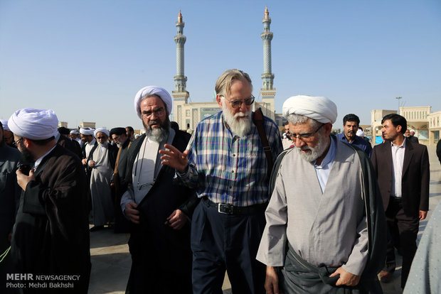 مراسم تشییع پیکر حجت‌الاسلام احمد احمدی در قم‎