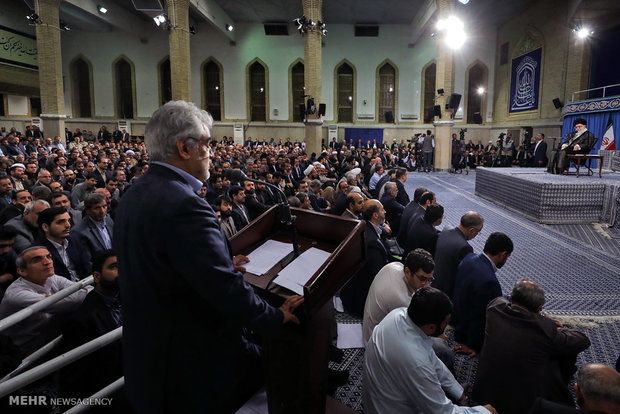 دیدار جمعی از استادان، نخبگان و پژوهشگران دانشگاه‌ها با رهبر انقلاب