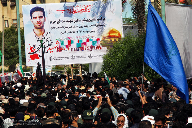 مراسم تشییع پیکر شهید خلیل تختی نژاد دومین شهید مدافع حرم استان هرمزگان