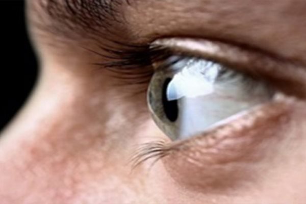 تشخیص نشانه های اولیه بیماری پارکینسون از طریق چشم ها