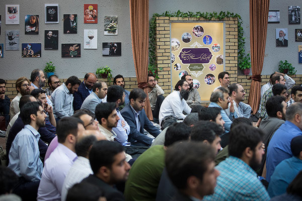 انقلاب اسلامی تبدیل به تمدن شده است/ مواجهه با شبکه های اجتماعی