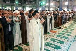 نماز عید سعید فطر در مرکز لرستان برگزار شد