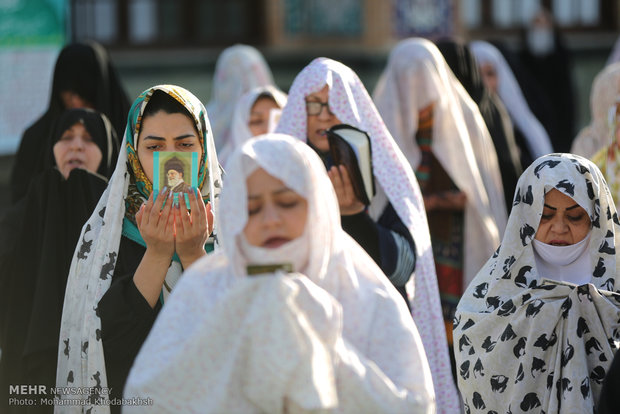 اقامه نماز عید سعید فطر در حرم امام زاده صالح (ع)