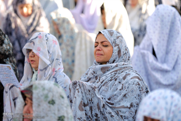 اقامه نماز عید سعید فطر در حرم امام زاده صالح (ع)