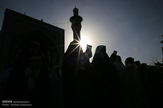 اقامه نماز عید سعید فطر در آستان مقدس امامزادگان پنج تن (علیهم السلام)