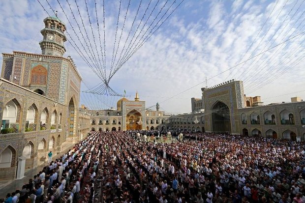 نماز باشکوه عید سعید فطر در حرم مطهر رضوی اقامه شد