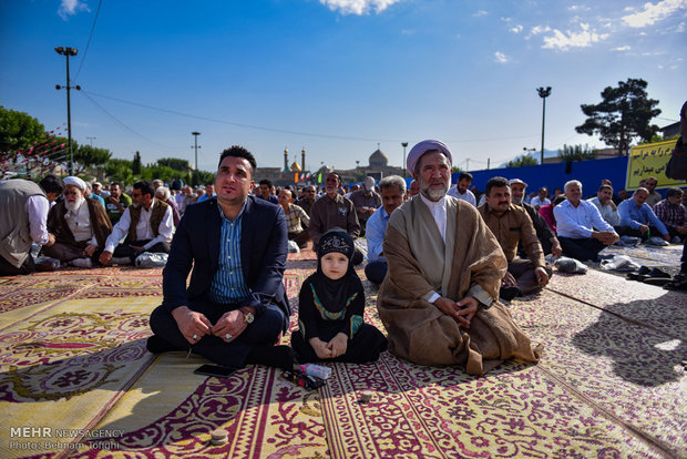 اقامه نماز عید سعید فطر در حرم حضرت عبدالعظیم(ع)