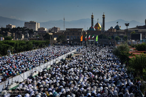 Eid al-Fitr prayers performed in Shah-Abdol-Azim Shrine in Rey 