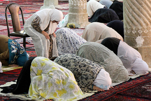 اقامه نماز عید سعید فطر در مسجد جامع سنندج