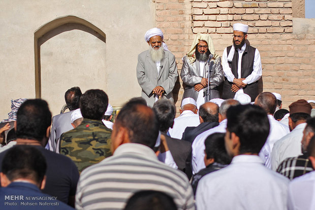 اقامه نماز عید سعید فطر در روستای بجد خراسان جنوبی