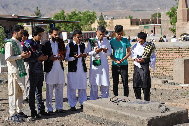 اقامه نماز عید سعید فطر در روستای بجد خراسان جنوبی
