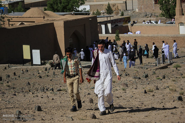 اقامه نماز عید سعید فطر در روستای بجد خراسان جنوبی