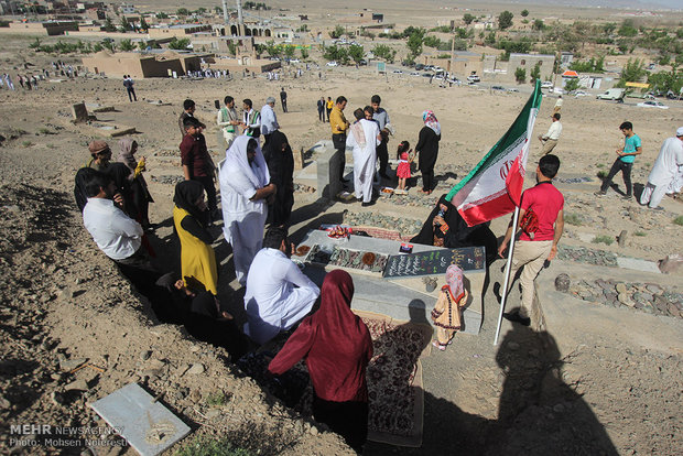 اقامه نماز عید سعید فطر در روستای بجد خراسان جنوبی