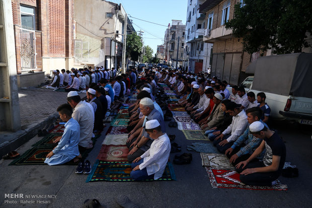 اقامه نماز عید سعید فطر در قزاق محله گرگان