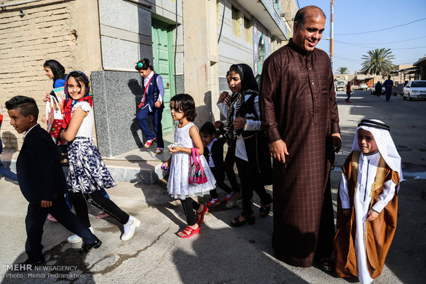 مراسم دید و بازدید مردم اهواز در روز عید فطر