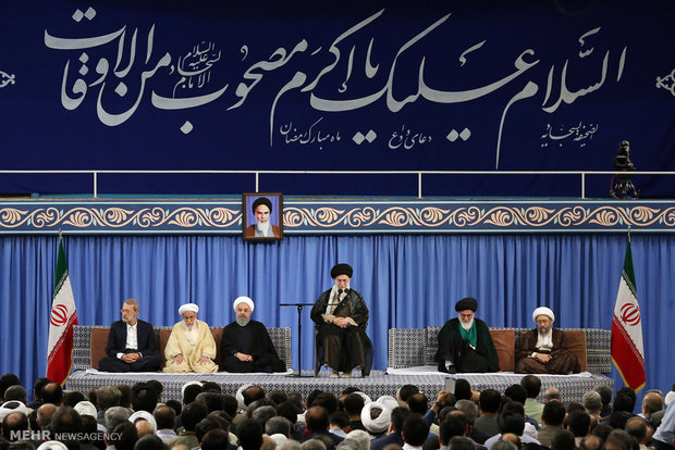 دیدار مسئولان نظام و سفرای کشورهای اسلامی با رهبر انقلاب