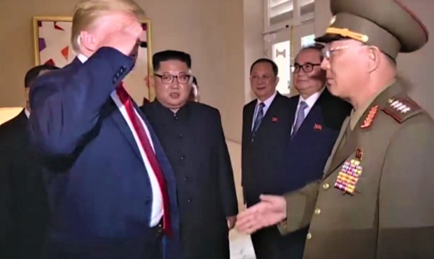 سلام نظامی ترامپ به ژنرال کره شمالی جنجال آفرین شد