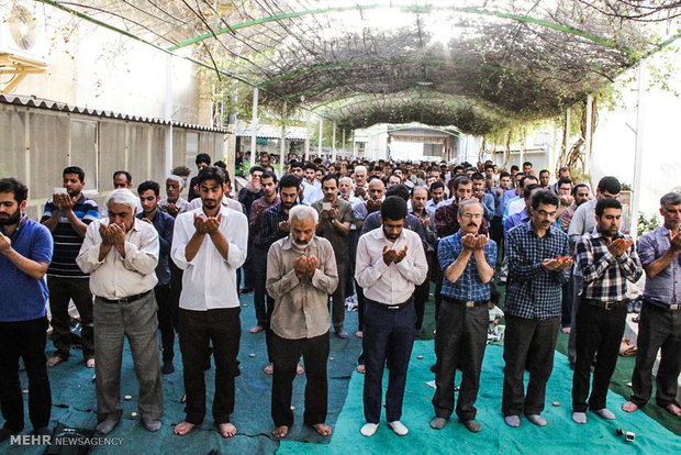 Muslims across Iran perform Eid al-Fitr prayer