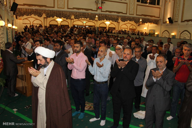 اقامه نماز عید سعید فطر در مرکز اسلامی انگلیس
