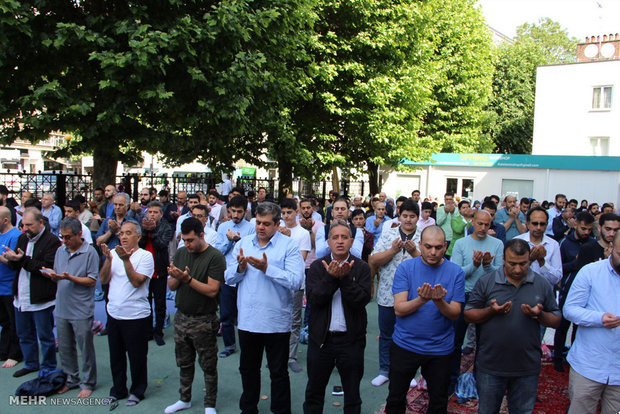 اقامه نماز عید سعید فطر در مرکز اسلامی انگلیس