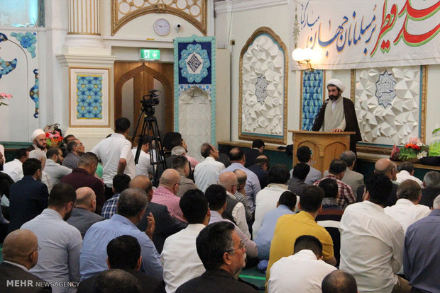 اقامه نماز عید سعید فطر در مرکز اسلامی انگلیس