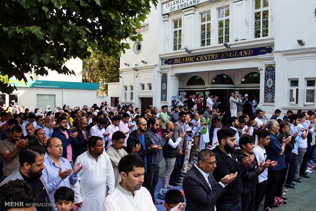 اقامه نماز عید سعید فطر در مرکز اسلامی انگلیس