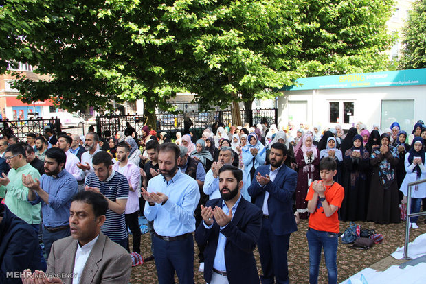 اقامه نماز عید سعید فطر در مرکز اسلامی انگلیس
