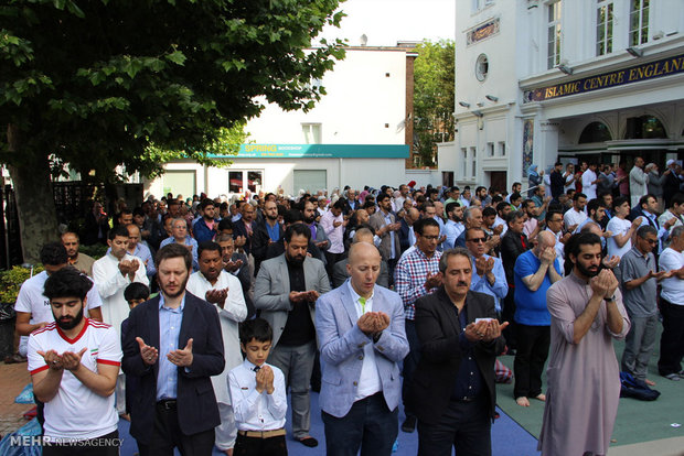 اقامه نماز عید سعید فطر در مرکز اسلامی انگلیس
