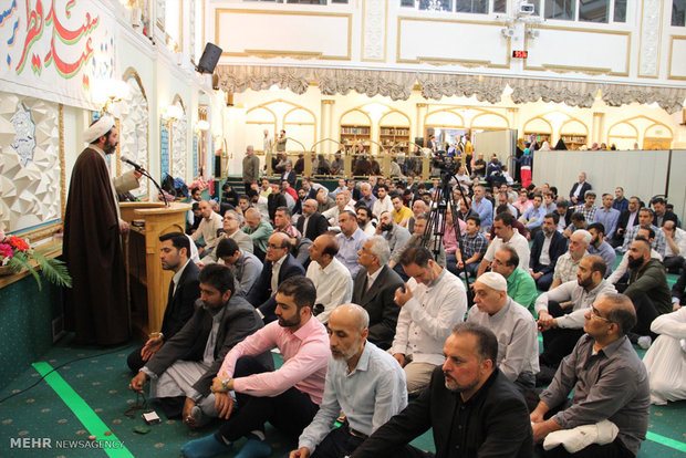 اقامه نماز عید سعید فطر در مرکز اسلامی انگلیس