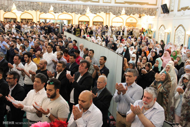 اقامه نماز عید سعید فطر در مرکز اسلامی انگلیس