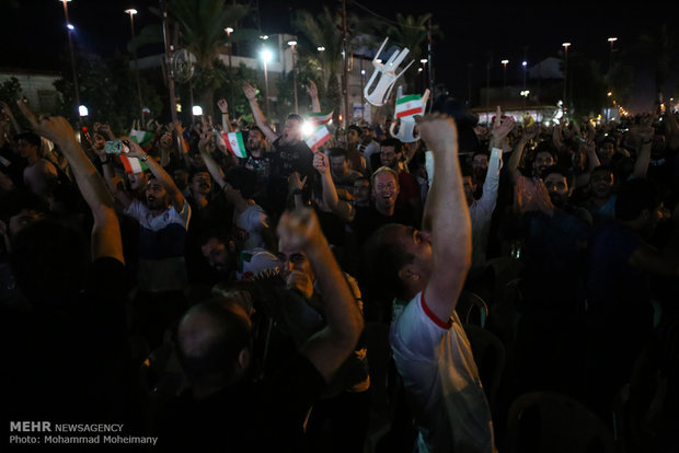 شادی مردم رشت پس از پیروزی تیم ملی فوتبال ایران مقابل مراکش