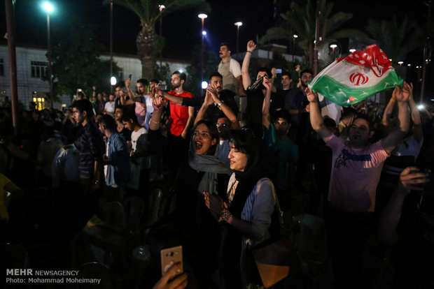 شادی مردم رشت پس از پیروزی تیم ملی فوتبال ایران مقابل مراکش