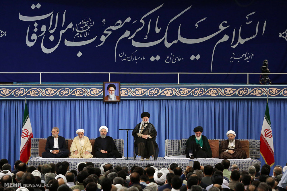 دیدار مسئولان نظام و سفرای کشورهای اسلامی با رهبر انقلاب