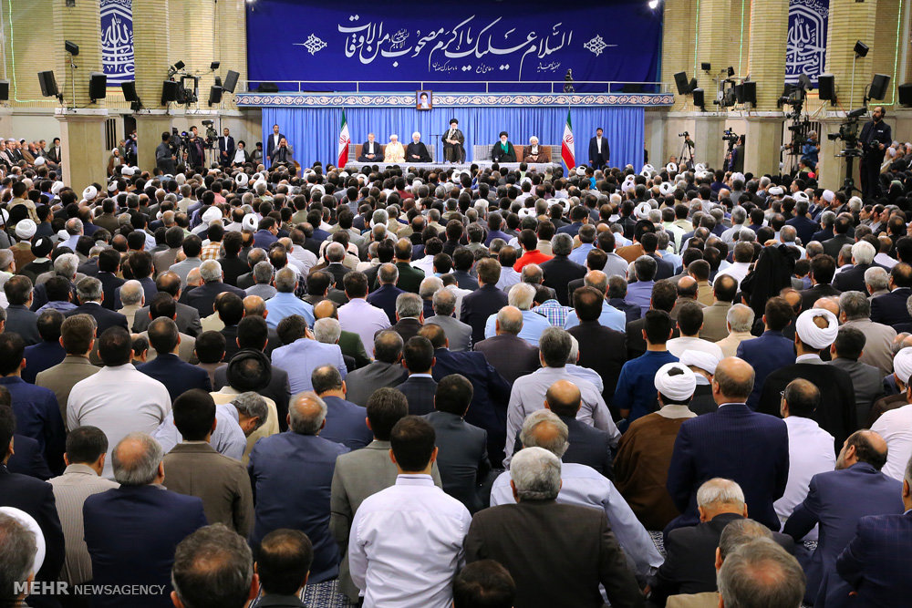 دیدار مسئولان نظام و سفرای کشورهای اسلامی با رهبر انقلاب