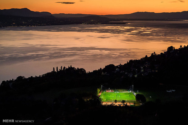 Dünyanın dört bir yanındaki futbol sahaları